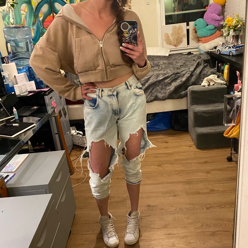 Distressed Denim Pants - Picture 6 of 15